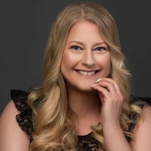 Meet your Posher, Elyse marie